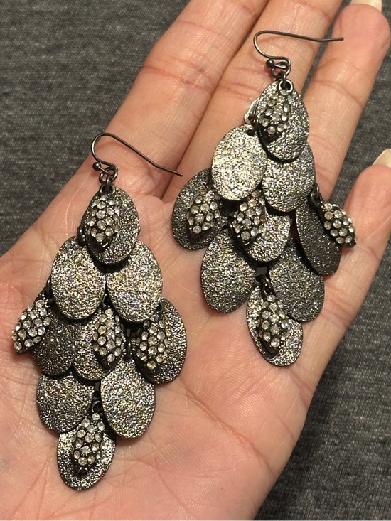 Jewelry - Sparkling Beautiful Silver Crystal Accent Cascading Disc Drop Earrings